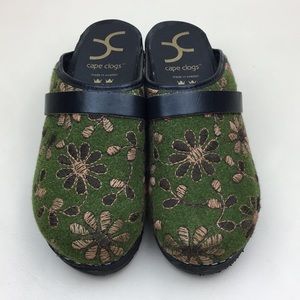 Cape Clogs Swedish Green Wooly Floral Stitching 37